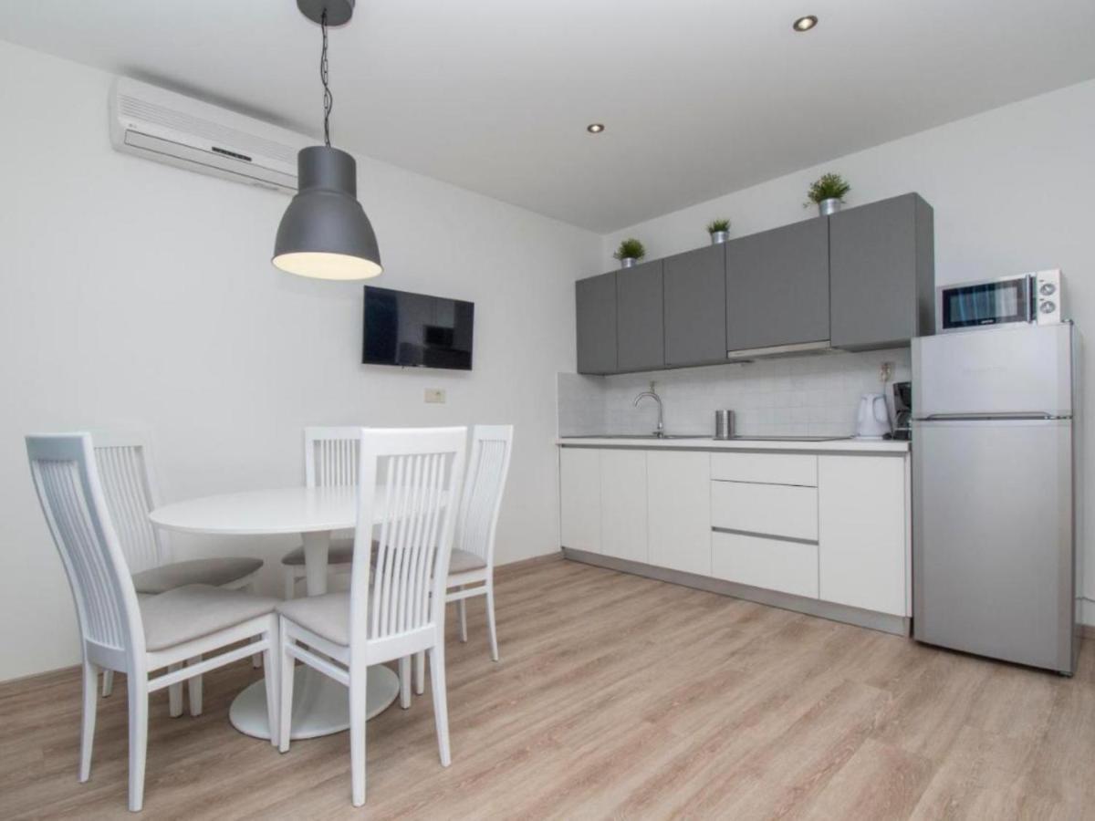 Apartments Antonio Tučepi Eksteriør bilde