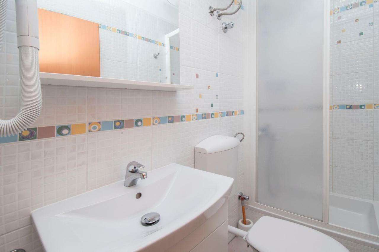 Apartments Antonio Tučepi Eksteriør bilde